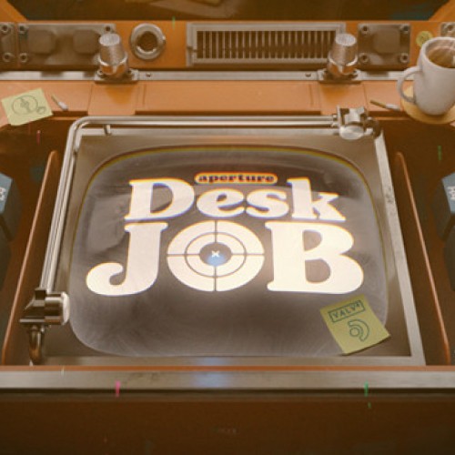 Promocja na Aperture Desk Job