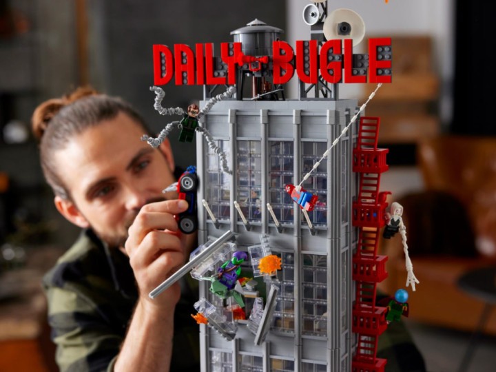Promocja na LEGO Marvel Daily Bugle