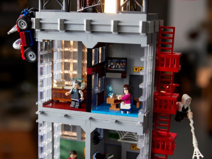 Promocja na LEGO Marvel Daily Bugle