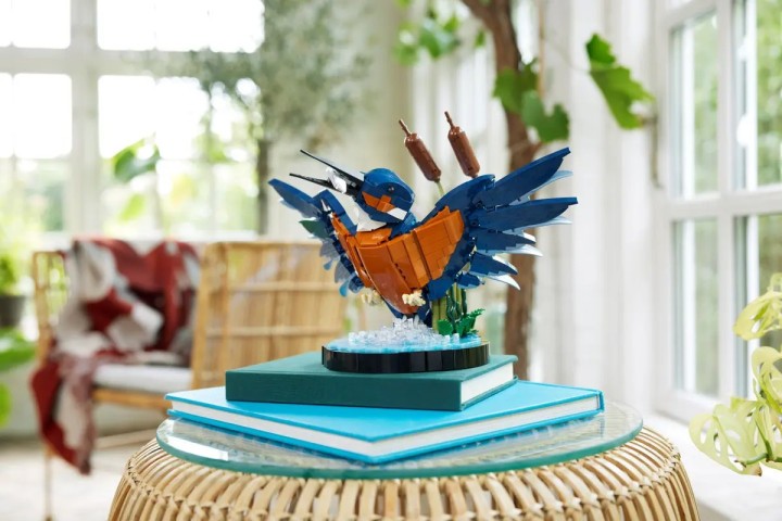 LEGO ICONS Zimorodek