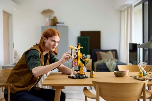 LEGO Fortnite Skórkościec podczas składania