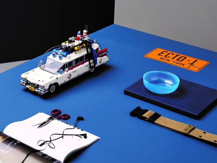 LEGO Icons ECTO-1 Pogromców duchów widok ogólny