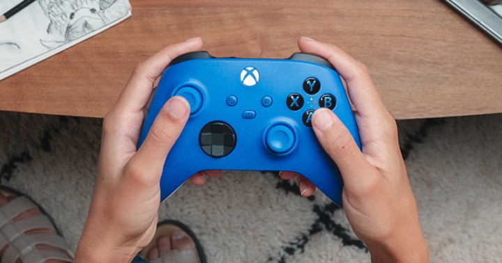 Promocja na pad Xbox Series Shock Blue za 197,99 zł w ramach Allegro Black Weeks 2024