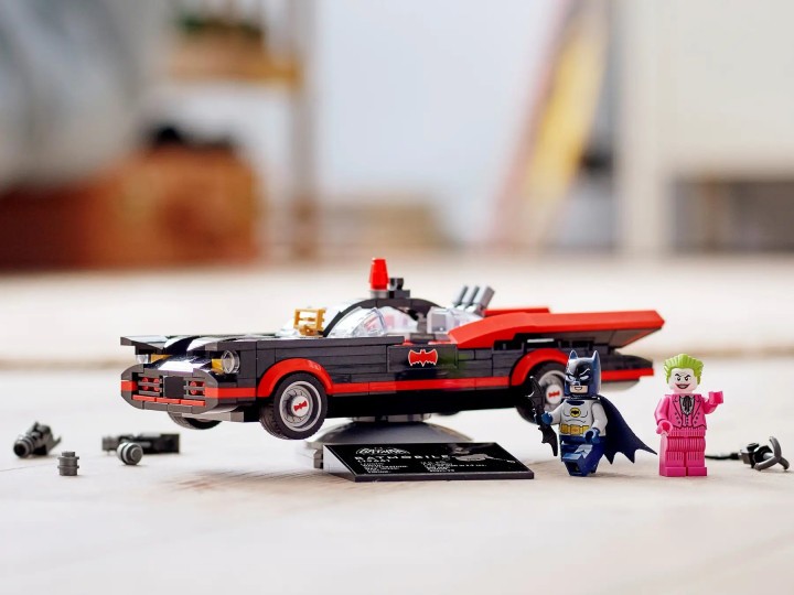 LEGO Klasyczny serial telewizyjny Batman Batmobil