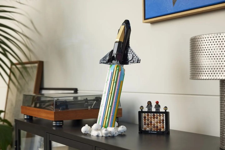 LEGO Icons Radość z Pharrellem Williamsem