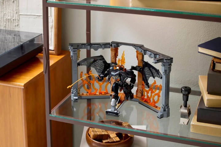 LEGO 10367 ICONS - Władca Pierścieni: Book nook z Balrogiem (1201 el.)