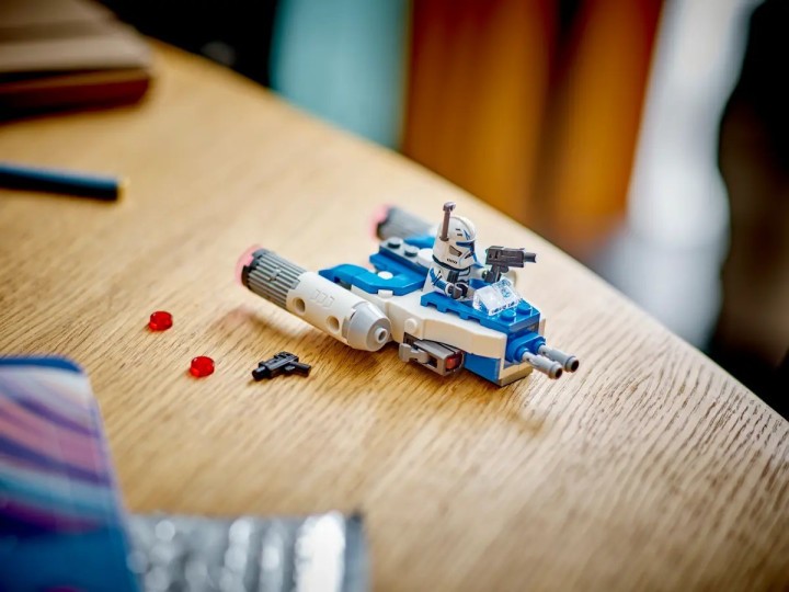 LEGO Star Wars - Mikromyśliwiec Y-Wing kapitana Rexa