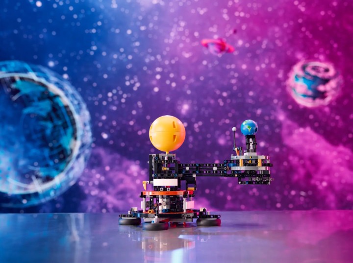 LEGO 42179 Technic - Planeta Ziemia i Księżyc na orbicie