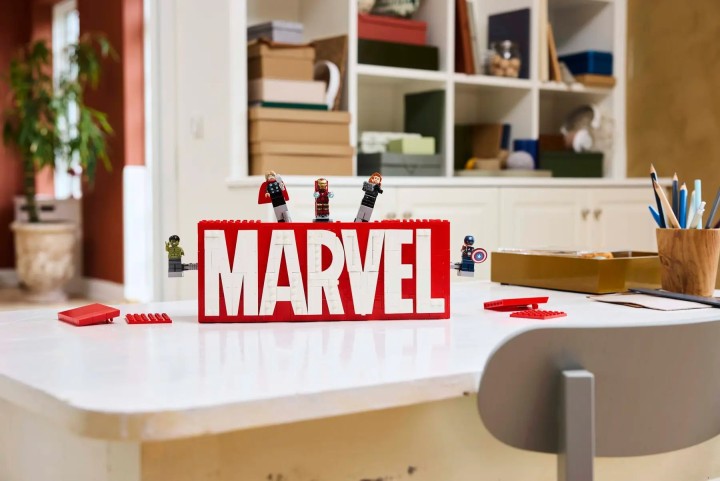 LEGO 76313 Marvel Super Heroes - Logo MARVEL z minifigurkami