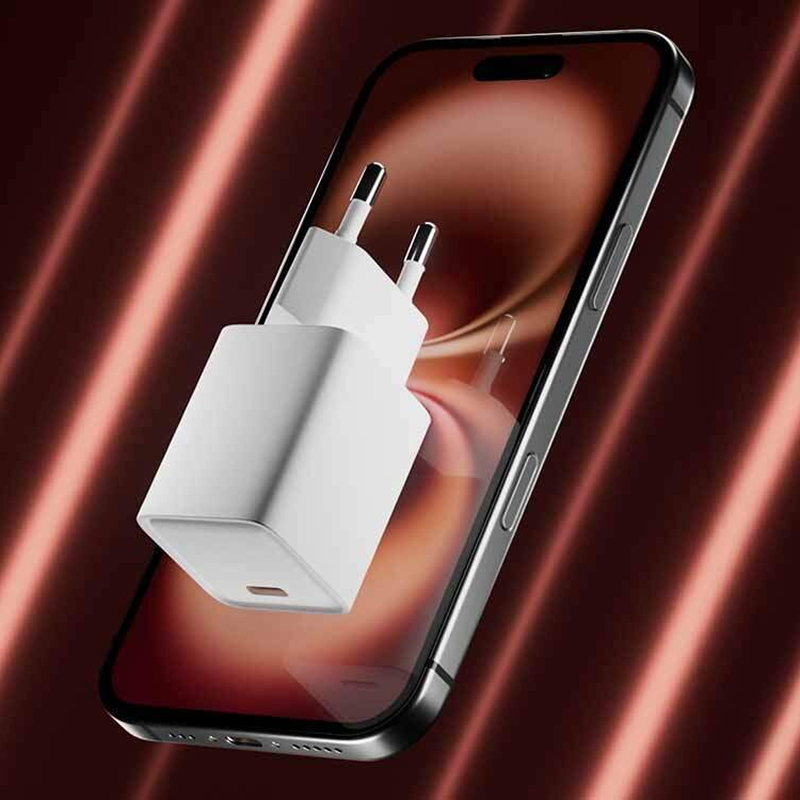 Ładowarka sieciowa UNIQO GaN (20W, USB-C, PD) dostępna za jedyne 12,99 zł w Media Expert!